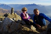 04 In vetta al Monte Duria (2264 m) con vista in Legnone e Valtellina